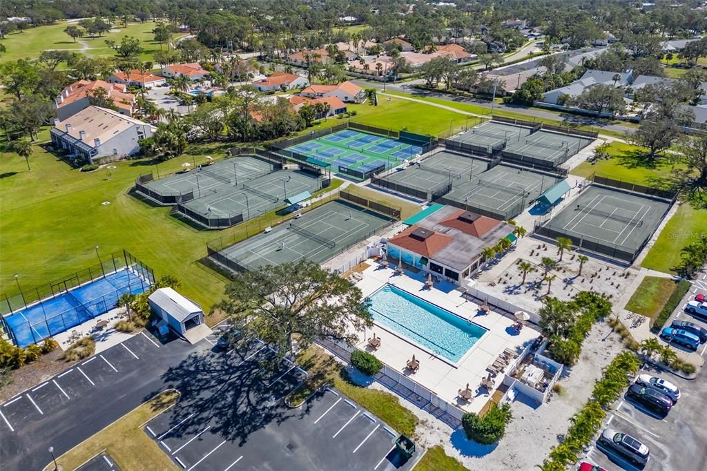 待售: $185,000 (1 贝兹, 1 浴室, 900 平方英尺)