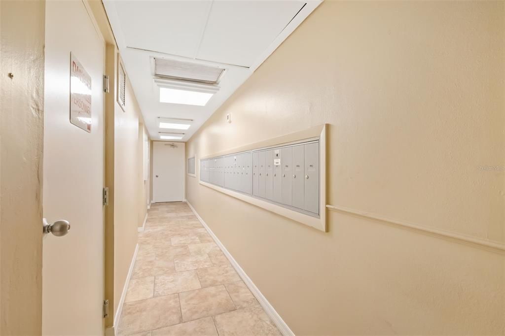 待售: $185,000 (1 贝兹, 1 浴室, 900 平方英尺)