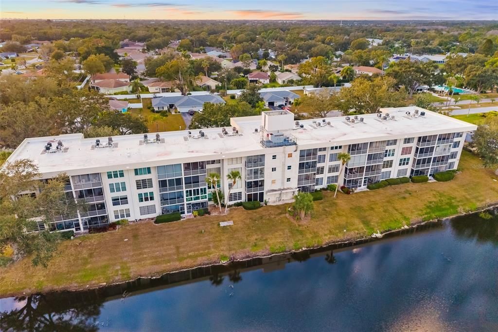 待售: $185,000 (1 贝兹, 1 浴室, 900 平方英尺)