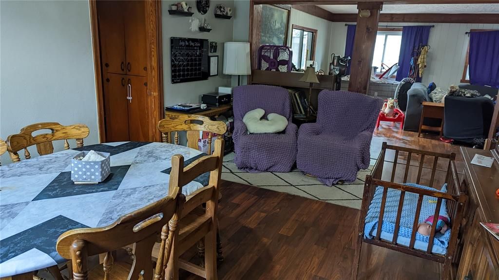 待售: $235,000 (4 贝兹, 2 浴室, 1794 平方英尺)