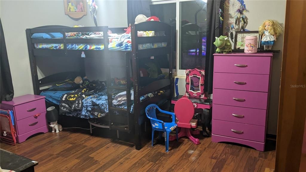 待售: $235,000 (4 贝兹, 2 浴室, 1794 平方英尺)