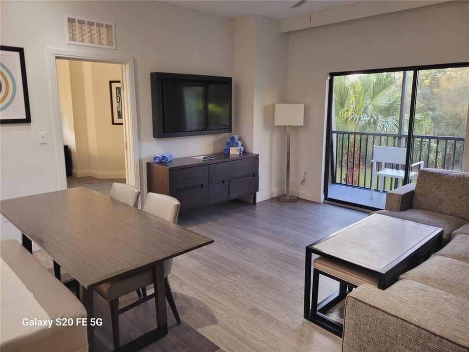 待售: $240,000 (3 贝兹, 3 浴室, 1544 平方英尺)