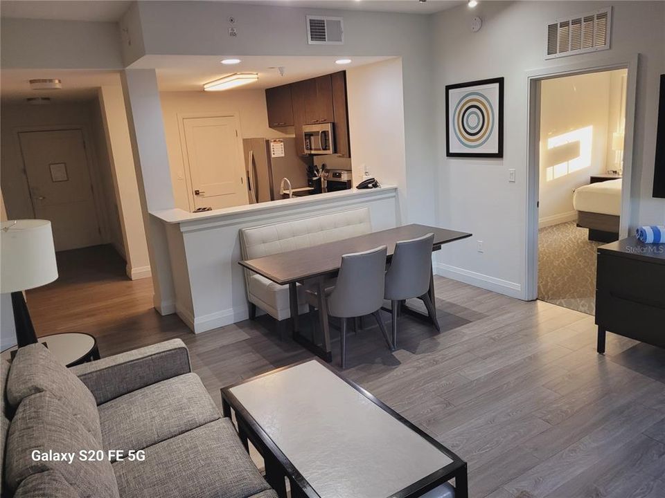 待售: $240,000 (3 贝兹, 3 浴室, 1544 平方英尺)