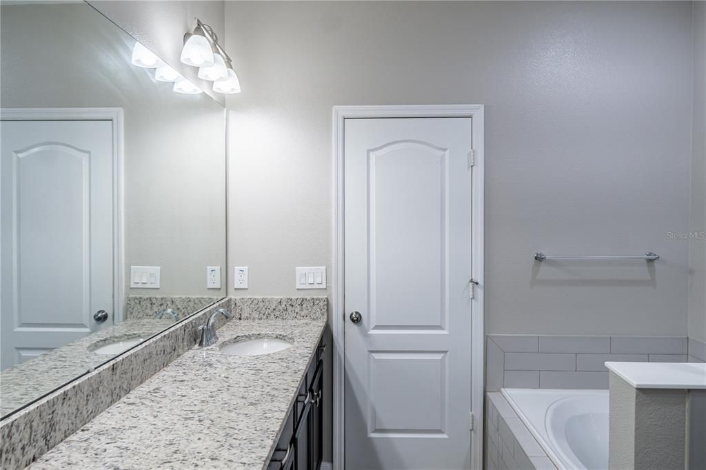 En Renta: $2,430 (3 camas, 2 baños, 1842 Pies cuadrados)