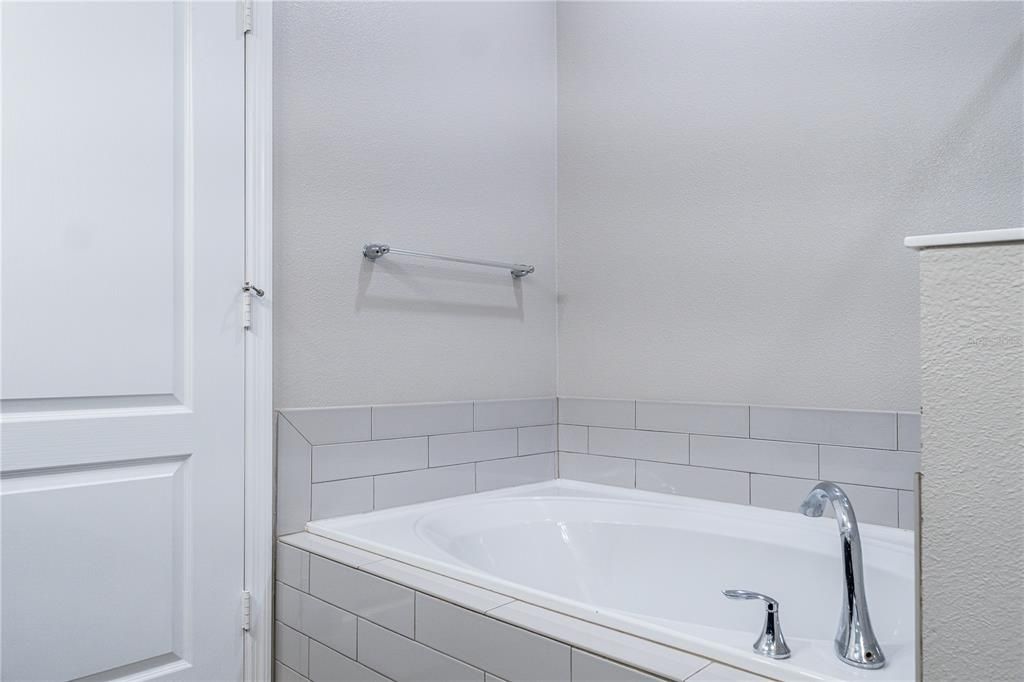 En Renta: $2,430 (3 camas, 2 baños, 1842 Pies cuadrados)