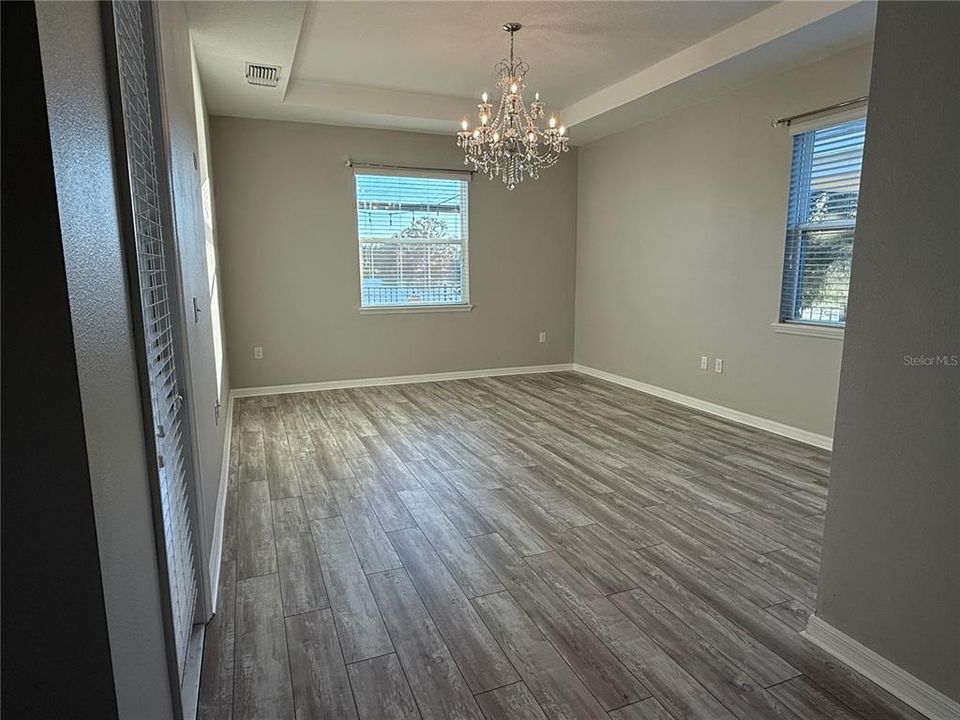 待售: $639,000 (4 贝兹, 3 浴室, 2537 平方英尺)