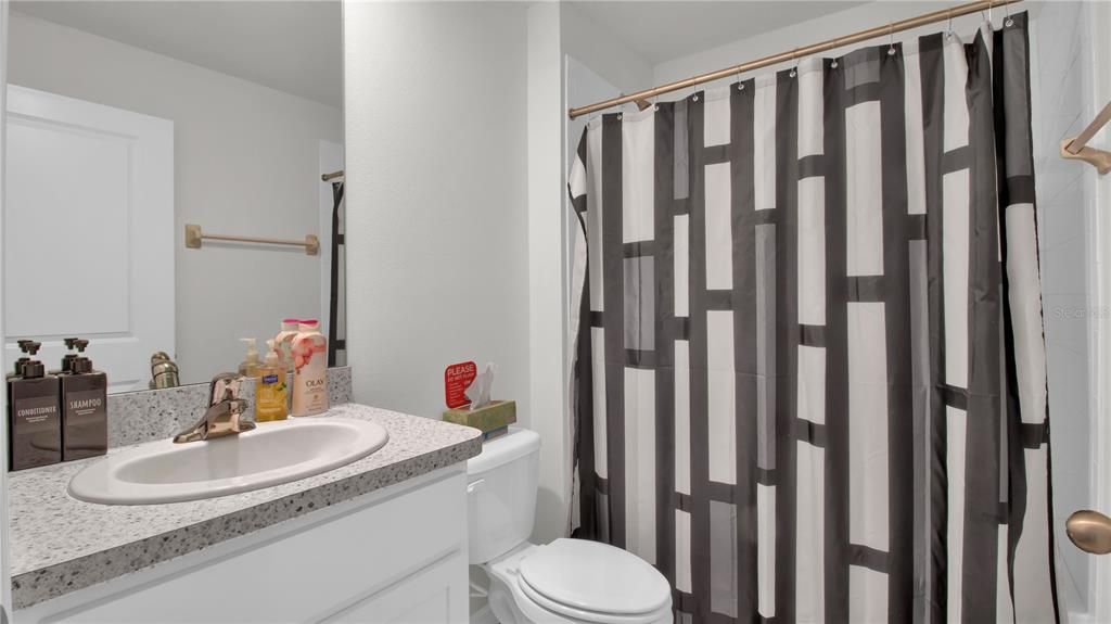 For Rent: $3,400 (5 beds, 3 baths, 2601 Square Feet)