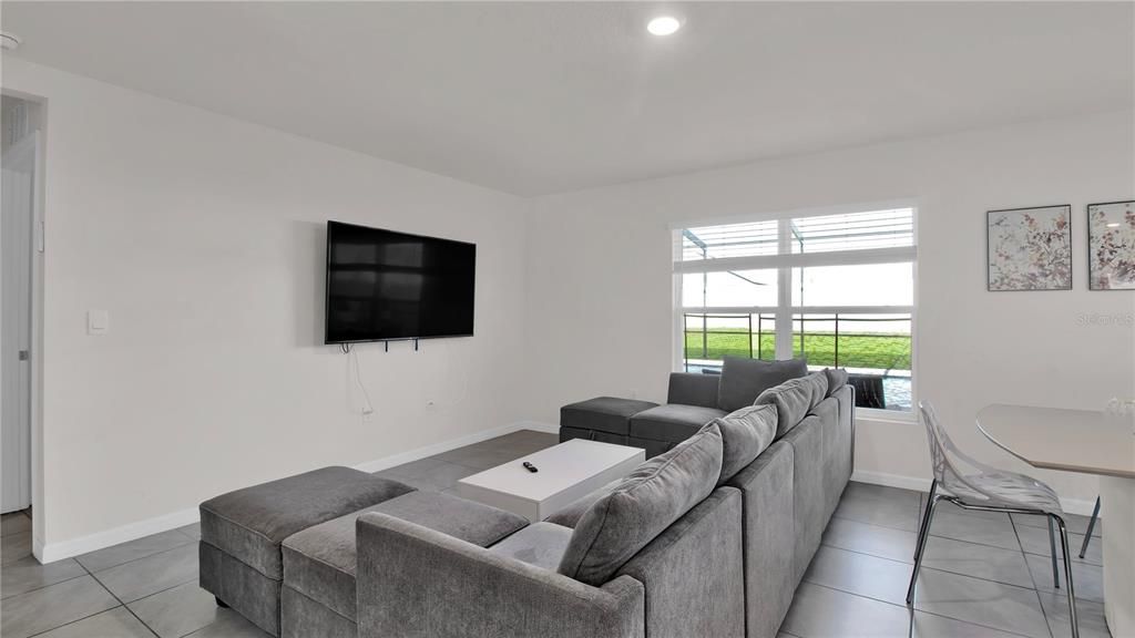 For Rent: $3,400 (5 beds, 3 baths, 2601 Square Feet)