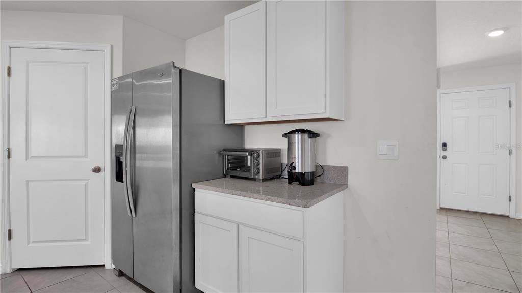 For Rent: $3,400 (5 beds, 3 baths, 2601 Square Feet)