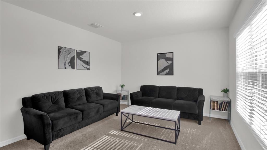 For Rent: $3,400 (5 beds, 3 baths, 2601 Square Feet)