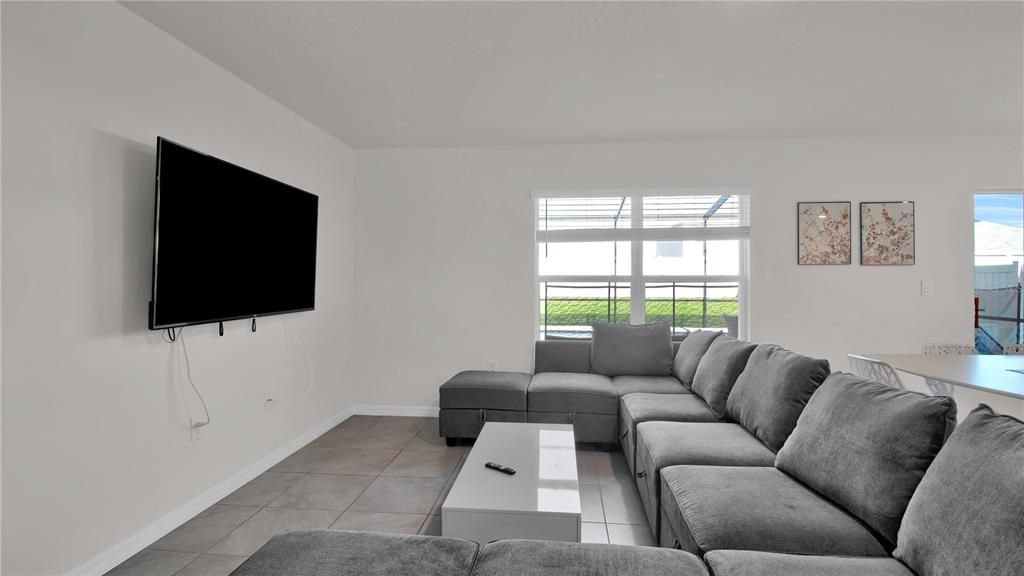 For Rent: $3,400 (5 beds, 3 baths, 2601 Square Feet)