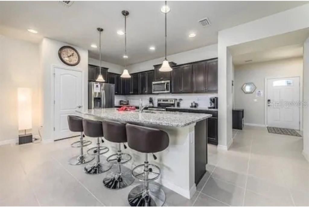 На продажу: $470,000 (5 спален, 4 ванн, 2263 Квадратных фут)