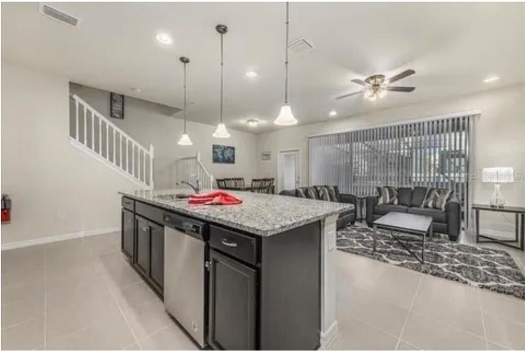 На продажу: $470,000 (5 спален, 4 ванн, 2263 Квадратных фут)