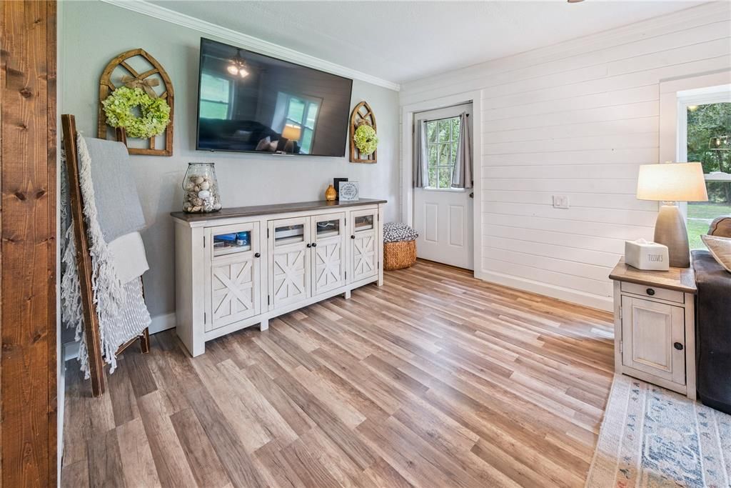 For Sale: $450,000 (3 beds, 2 baths, 1455 Square Feet)