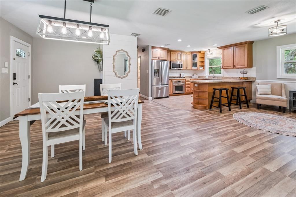 For Sale: $450,000 (3 beds, 2 baths, 1455 Square Feet)