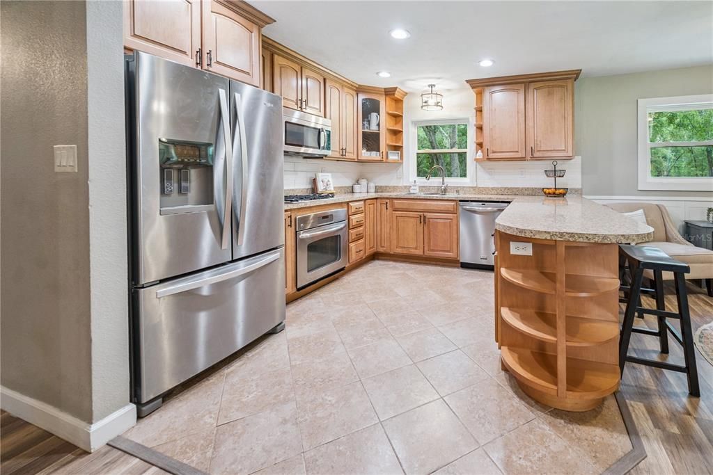 For Sale: $450,000 (3 beds, 2 baths, 1455 Square Feet)