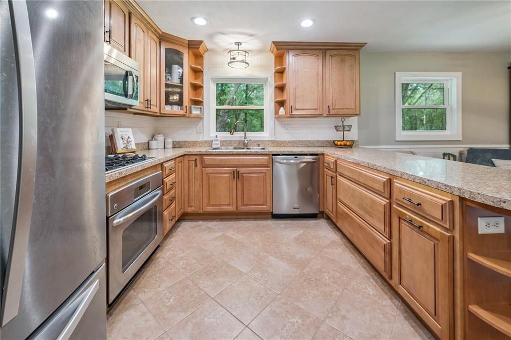 For Sale: $450,000 (3 beds, 2 baths, 1455 Square Feet)