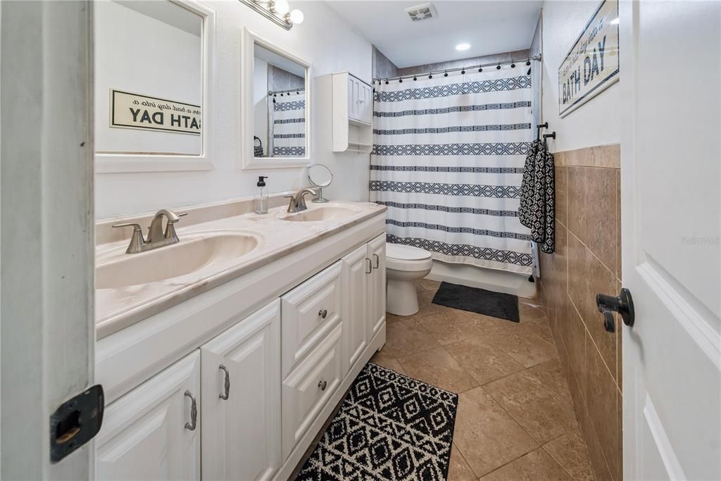 For Sale: $450,000 (3 beds, 2 baths, 1455 Square Feet)