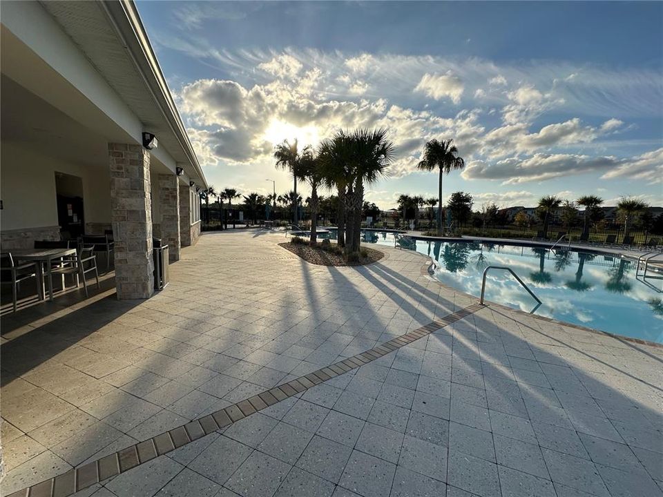 For Sale: $460,000 (4 beds, 2 baths, 1992 Square Feet)