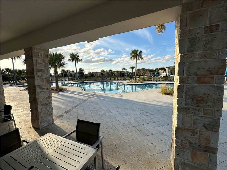 For Sale: $460,000 (4 beds, 2 baths, 1992 Square Feet)