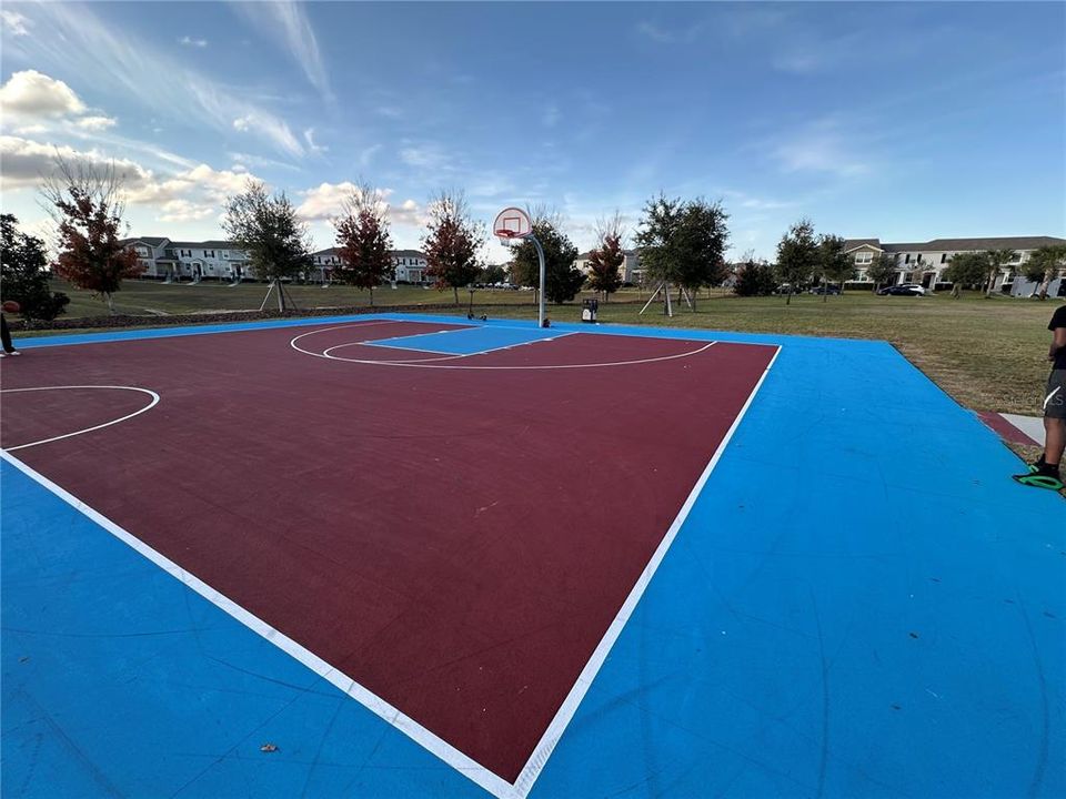 For Sale: $460,000 (4 beds, 2 baths, 1992 Square Feet)