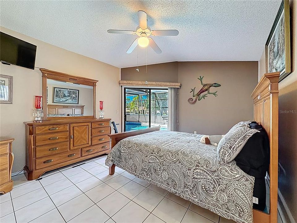 待售: $430,000 (3 贝兹, 2 浴室, 1611 平方英尺)