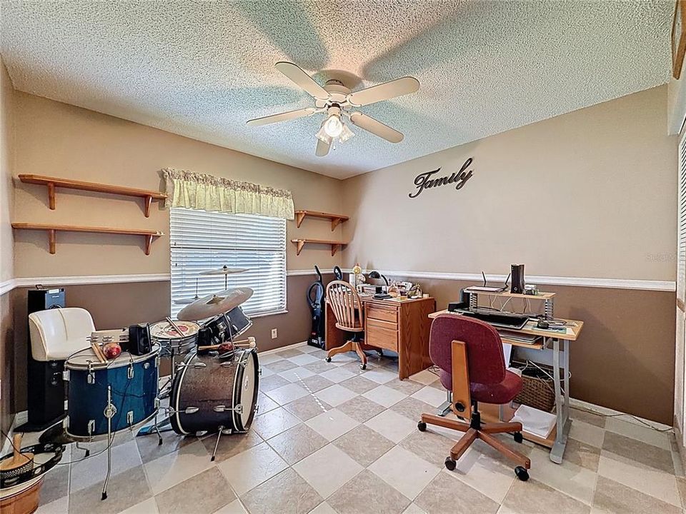 待售: $430,000 (3 贝兹, 2 浴室, 1611 平方英尺)