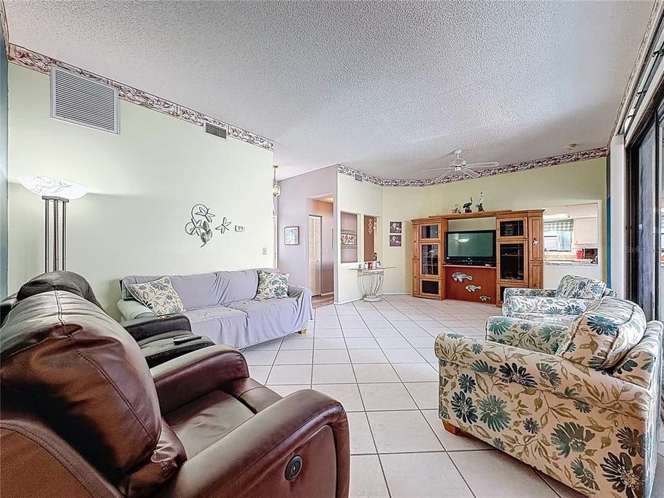 待售: $430,000 (3 贝兹, 2 浴室, 1611 平方英尺)