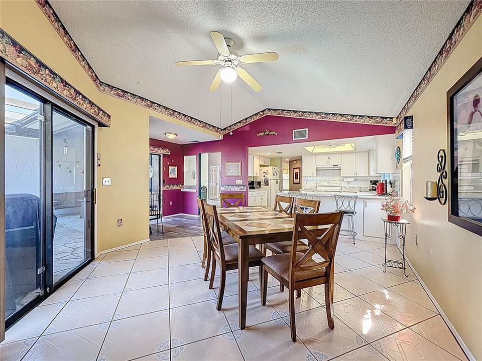 待售: $430,000 (3 贝兹, 2 浴室, 1611 平方英尺)