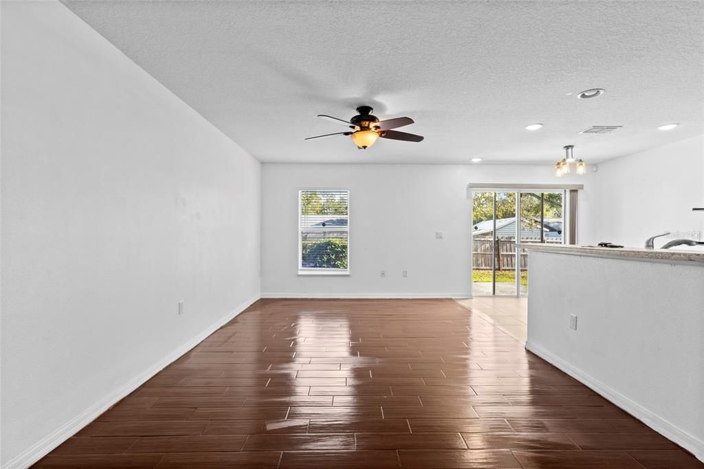 En Renta: $2,250 (3 camas, 2 baños, 1449 Pies cuadrados)