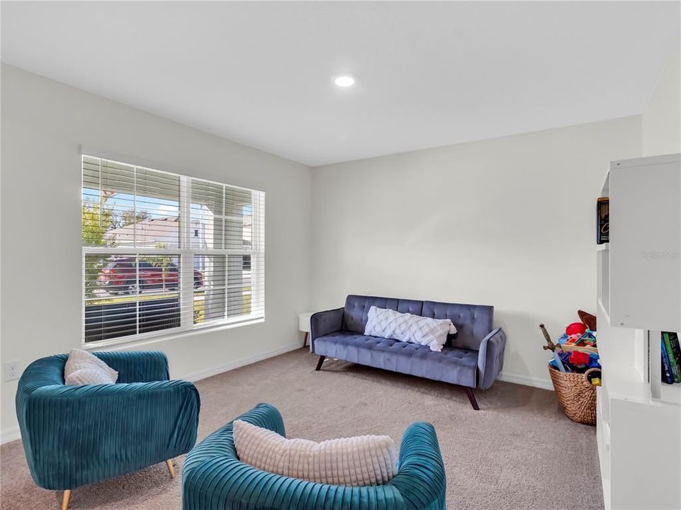 For Rent: $3,400 (5 beds, 3 baths, 2674 Square Feet)