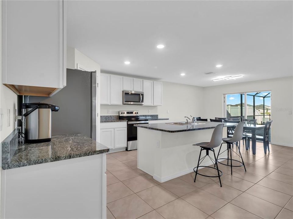 For Rent: $3,400 (5 beds, 3 baths, 2674 Square Feet)