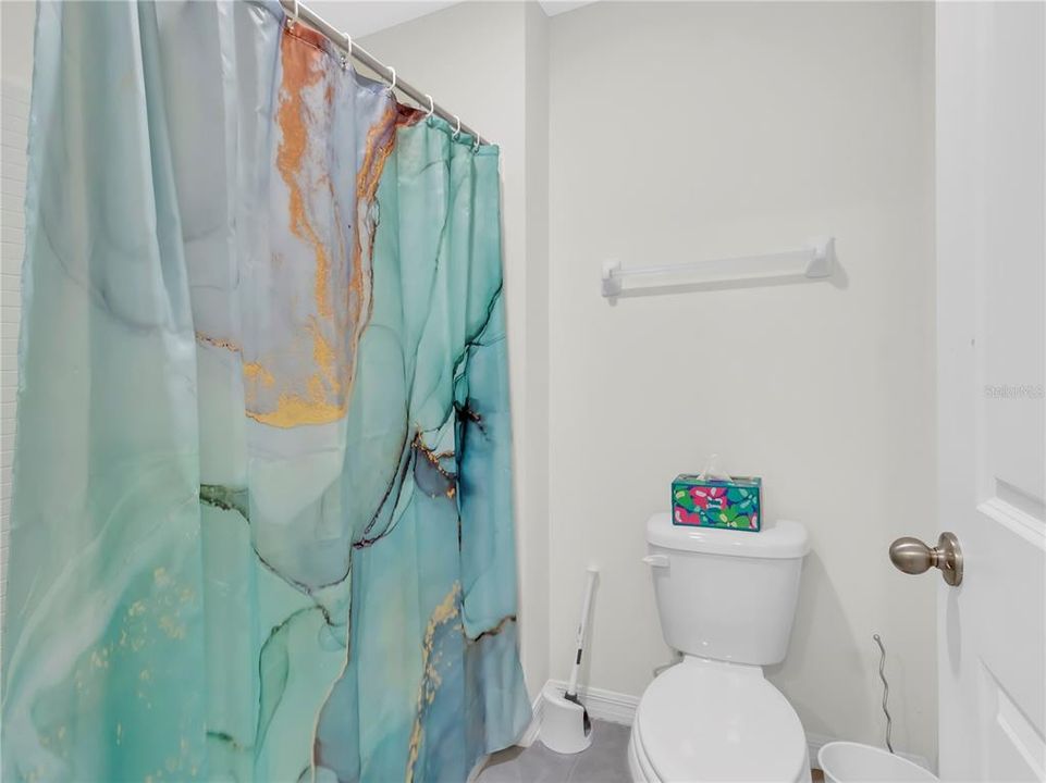 For Rent: $3,400 (5 beds, 3 baths, 2674 Square Feet)