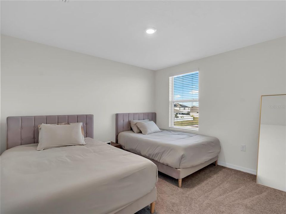 For Rent: $3,400 (5 beds, 3 baths, 2674 Square Feet)