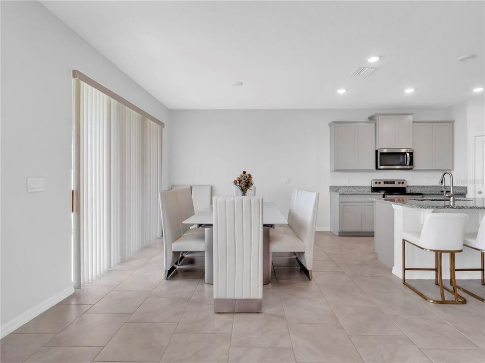 For Rent: $3,400 (4 beds, 3 baths, 2756 Square Feet)