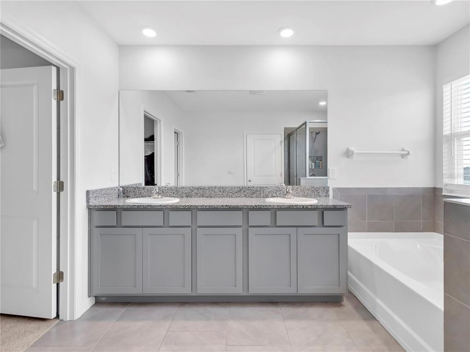 For Rent: $3,400 (4 beds, 3 baths, 2756 Square Feet)