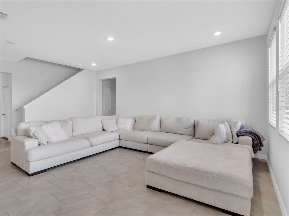 For Rent: $3,400 (4 beds, 3 baths, 2756 Square Feet)