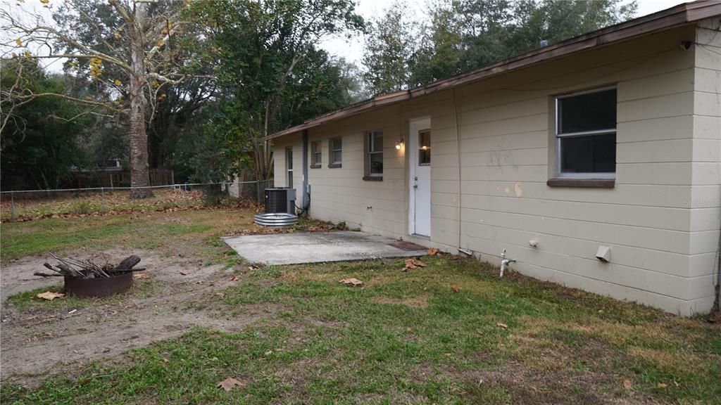 待售: $220,000 (3 贝兹, 1 浴室, 1000 平方英尺)