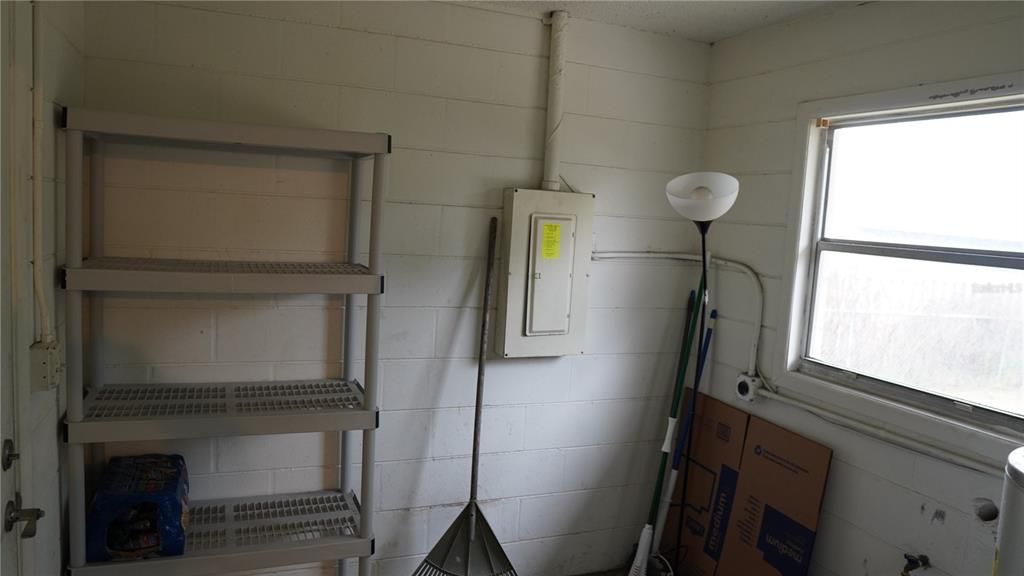 待售: $220,000 (3 贝兹, 1 浴室, 1000 平方英尺)