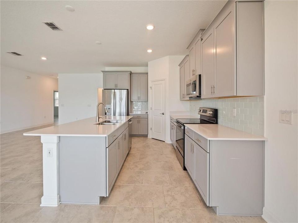 En Renta: $3,995 (5 camas, 3 baños, 3385 Pies cuadrados)