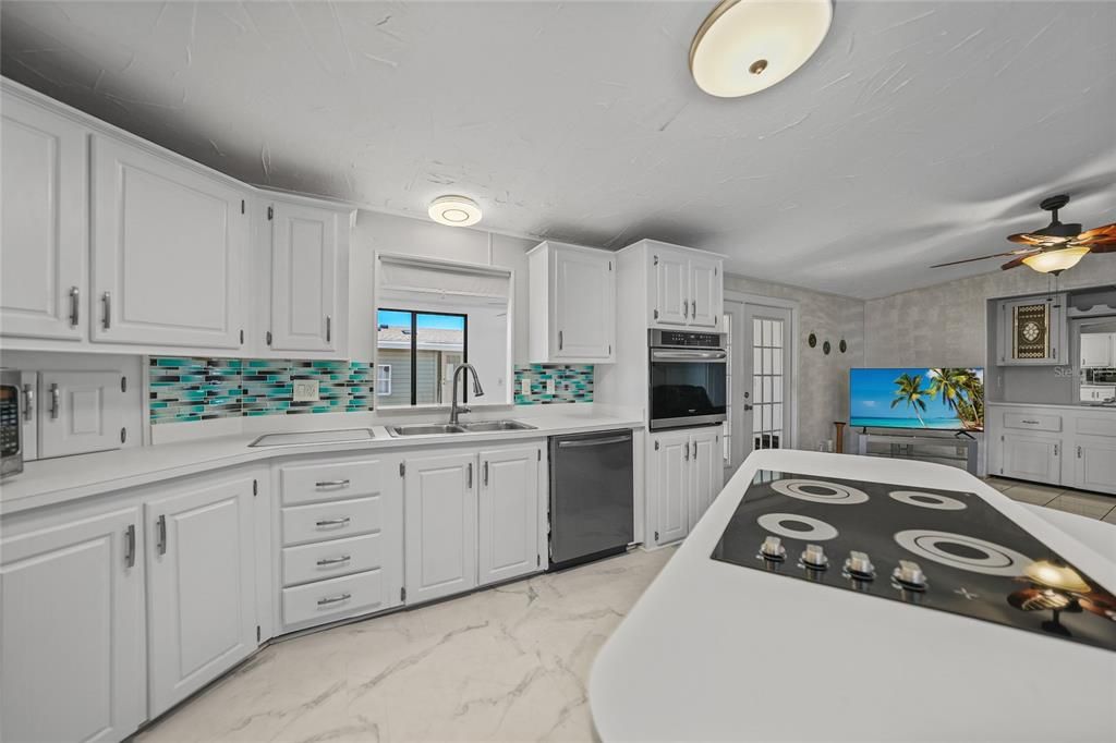 For Sale: $199,900 (3 beds, 2 baths, 1639 Square Feet)