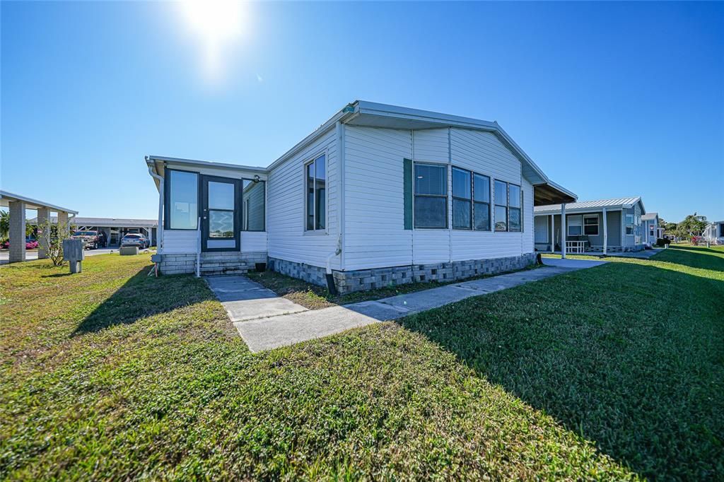 For Sale: $199,900 (3 beds, 2 baths, 1639 Square Feet)