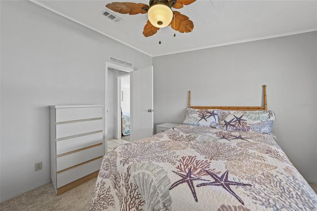 For Sale: $199,900 (3 beds, 2 baths, 1639 Square Feet)