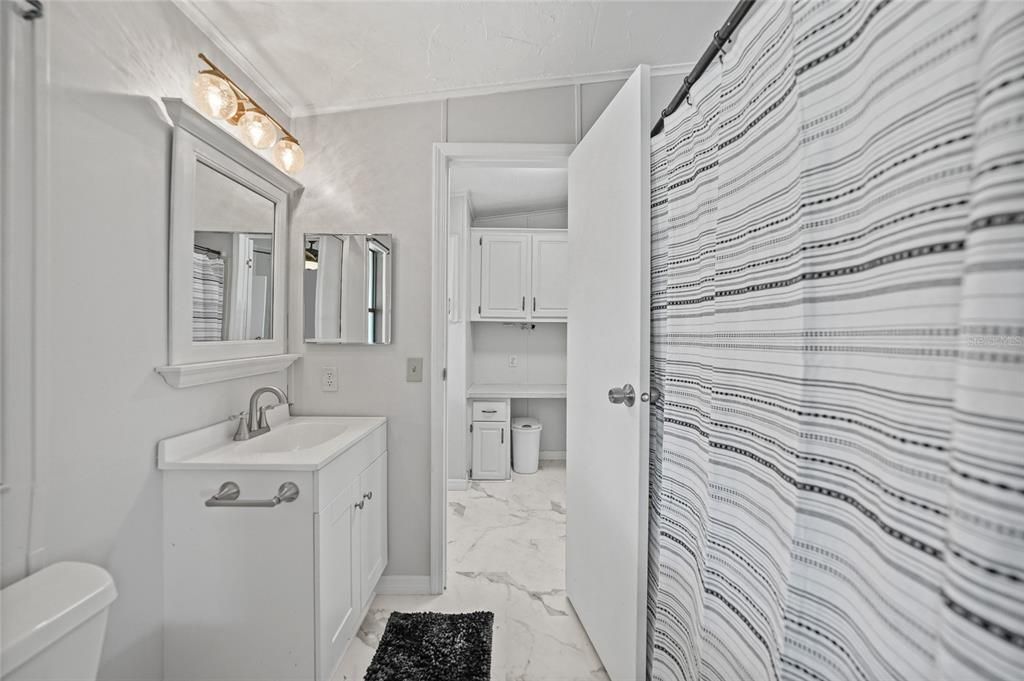 For Sale: $199,900 (3 beds, 2 baths, 1639 Square Feet)