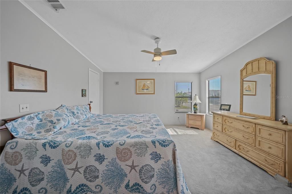 For Sale: $199,900 (3 beds, 2 baths, 1639 Square Feet)