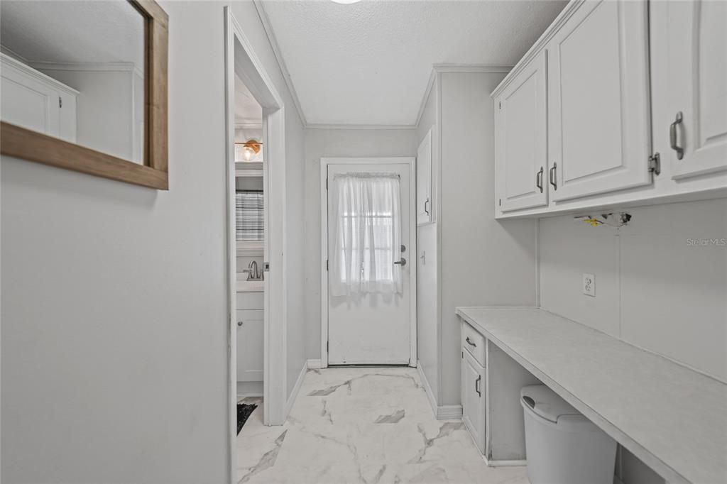 For Sale: $199,900 (3 beds, 2 baths, 1639 Square Feet)