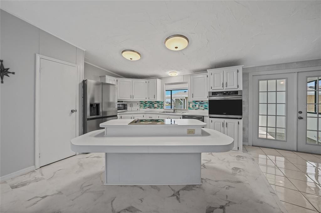 For Sale: $199,900 (3 beds, 2 baths, 1639 Square Feet)