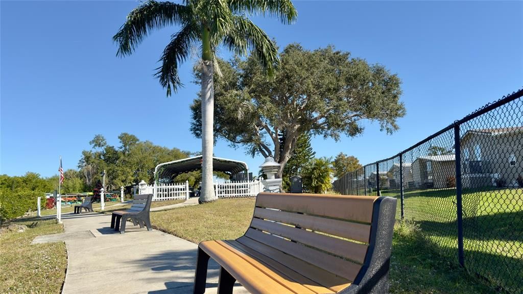 For Sale: $199,900 (3 beds, 2 baths, 1639 Square Feet)