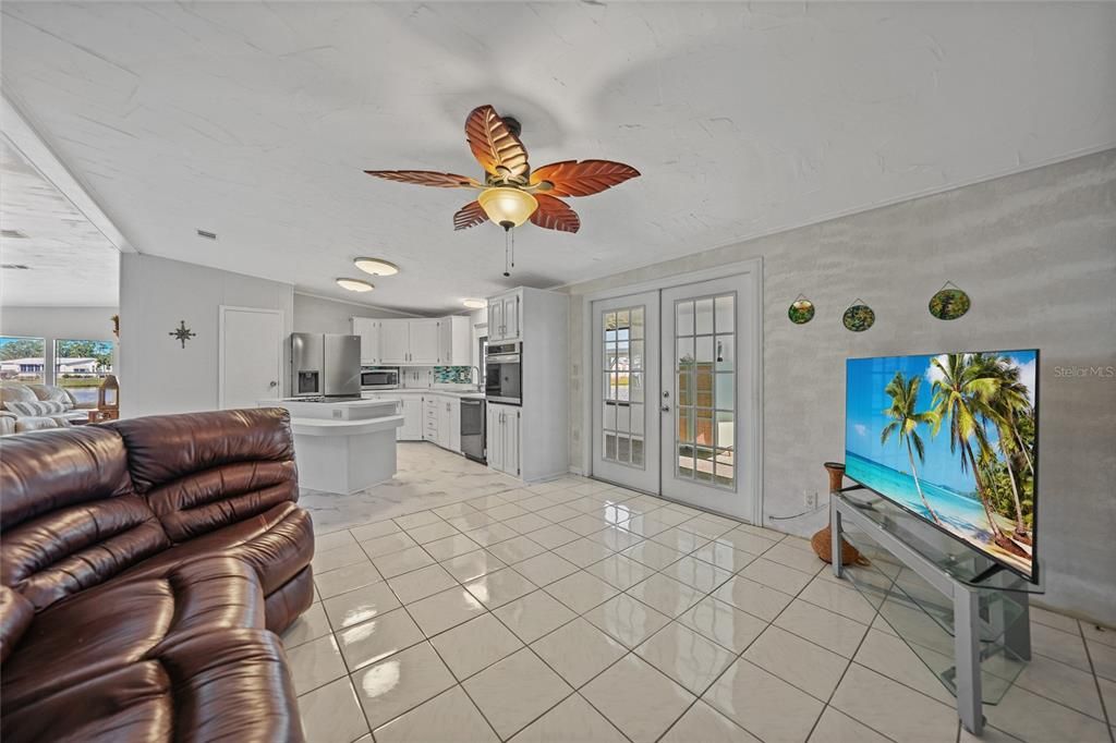 For Sale: $199,900 (3 beds, 2 baths, 1639 Square Feet)