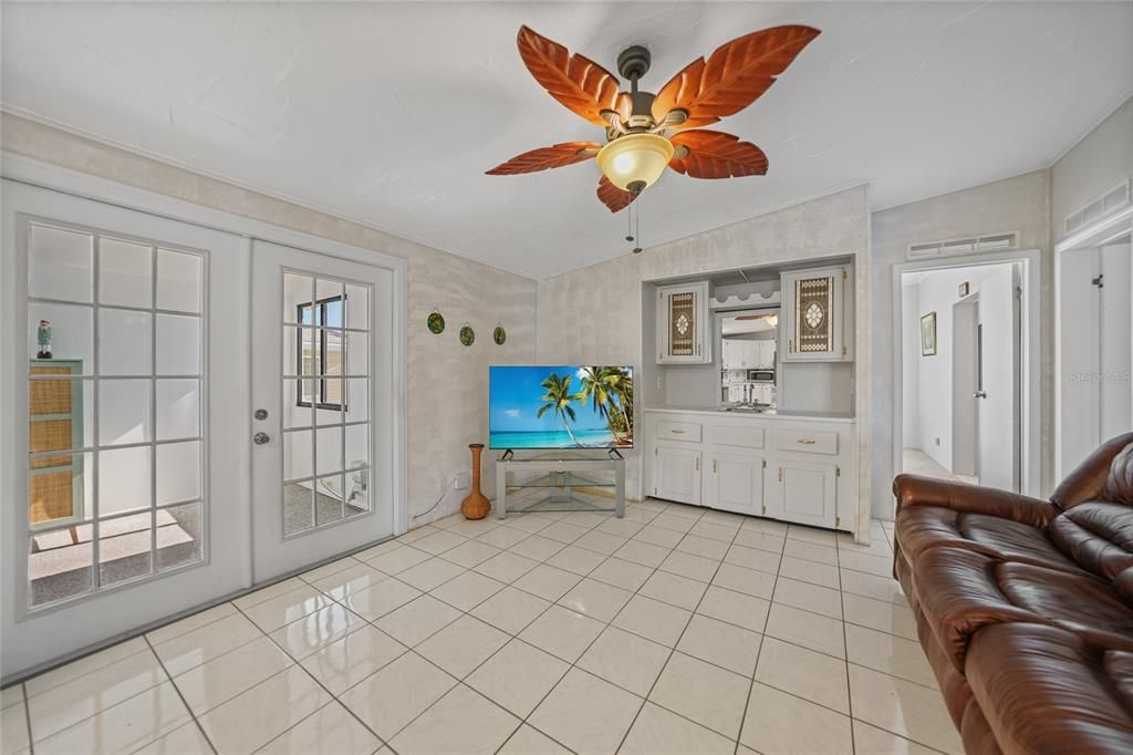 For Sale: $199,900 (3 beds, 2 baths, 1639 Square Feet)